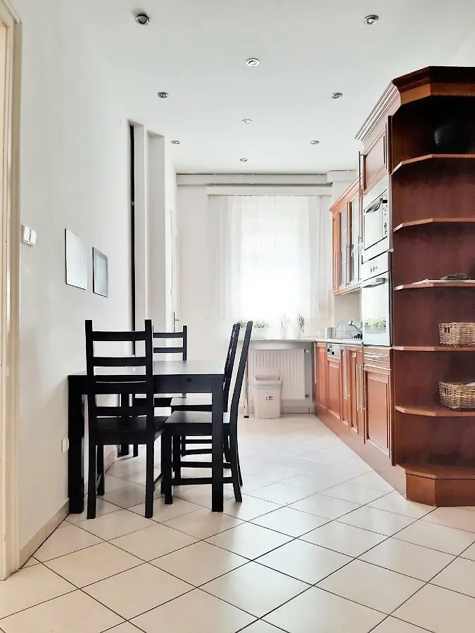 Gold Rose Apartment With 3 Rooms Budapest